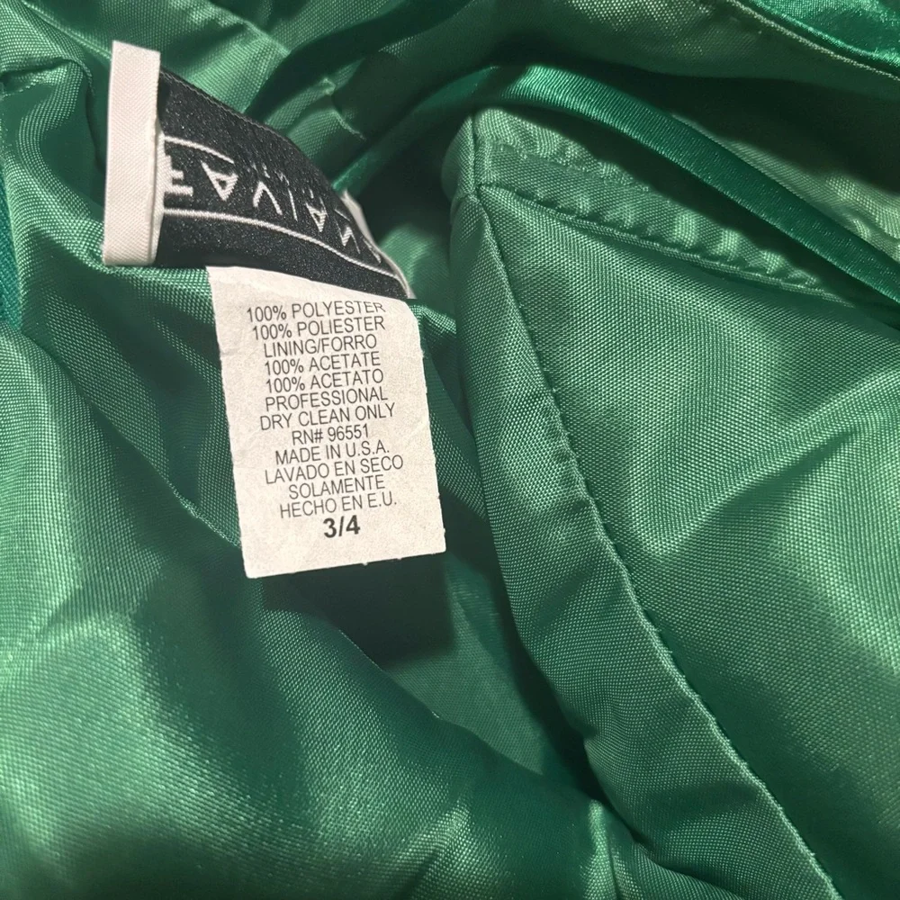 Faviana New York Emerald Green Long Satin Gown Prom/Black Tie/Formal- Size 3/4 - Picture 11 of 12